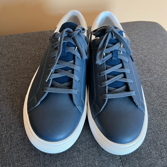 NWOB Men’s UGG Baysider Navy Leather Waterproof Sneakers - Picture 5 of 13